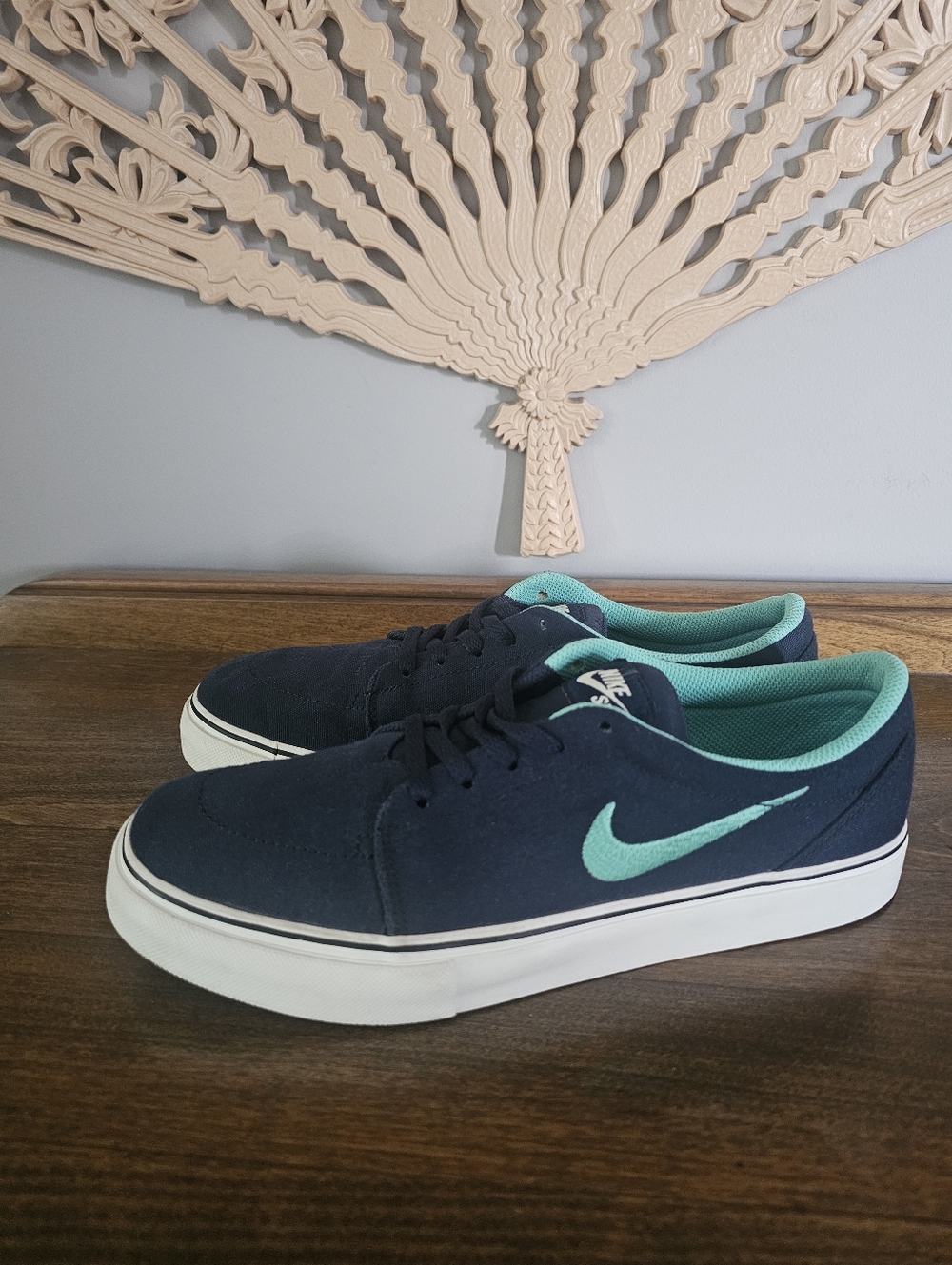 Nike SB Satire Low 2014 EXCELLENT Condition Youth 7 Or Ladies 8.5 Navy Canvas